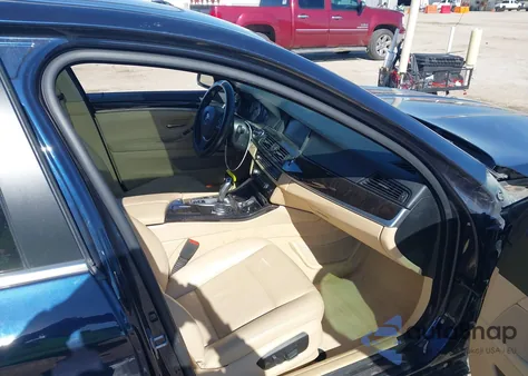 2015 BMW 528I xDrive z USA, uszkodzony, nr VIN WBA5A7C5XFD623899